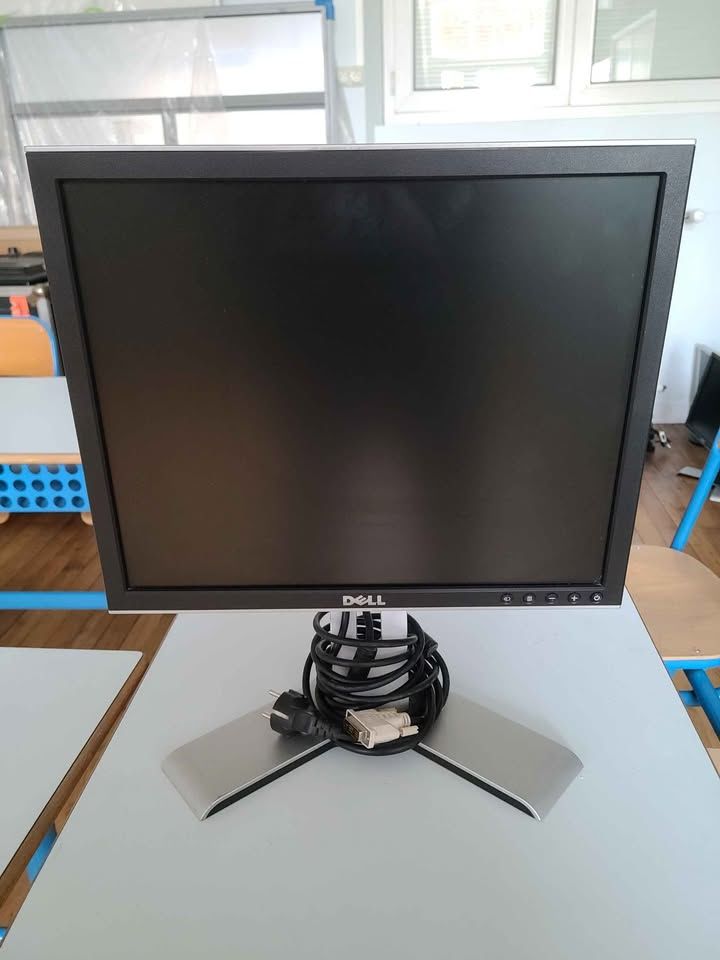 �cran 17 pouces avec pride usb 10 Treilli�res (44)