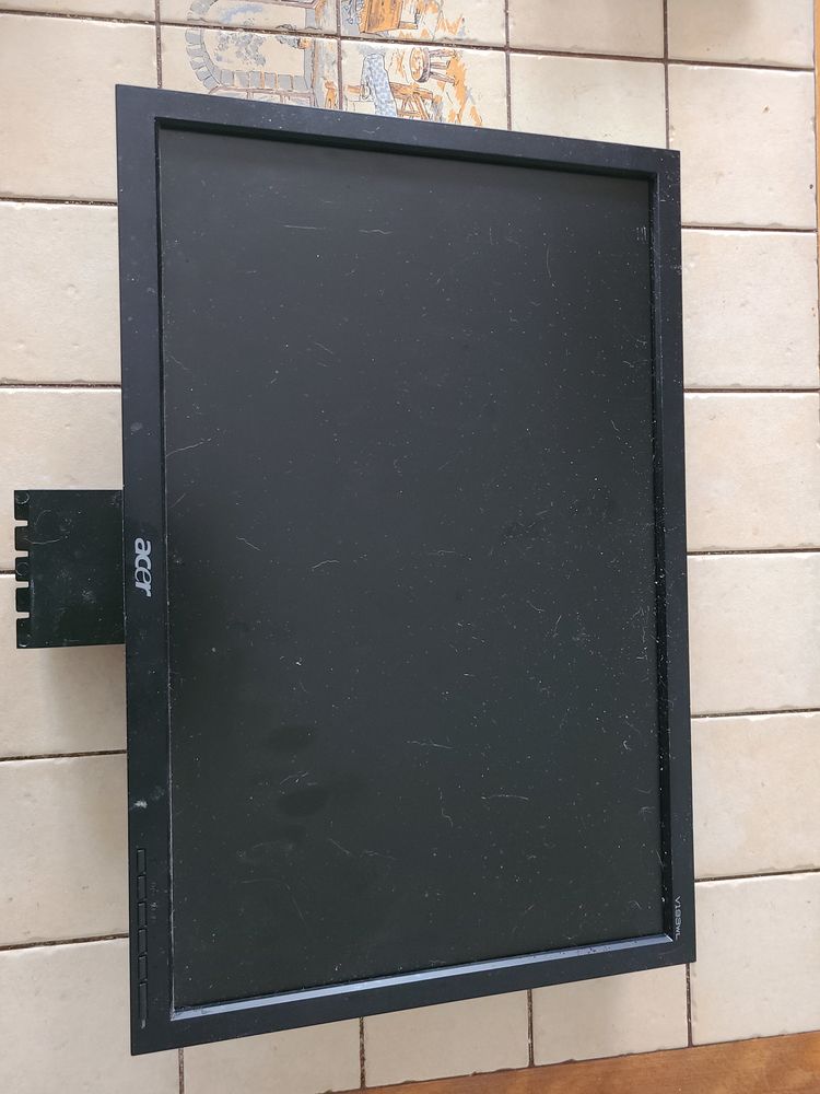 Ecran ACE 19 pouces.
40 Bois-Guillaume (76)