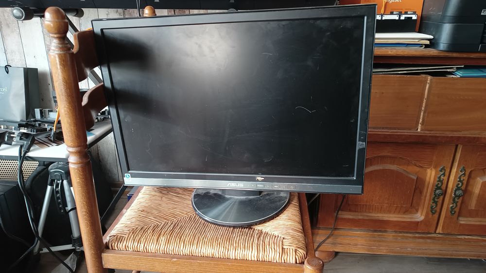 �cran 22 pouces 40 Armenti�res (59)