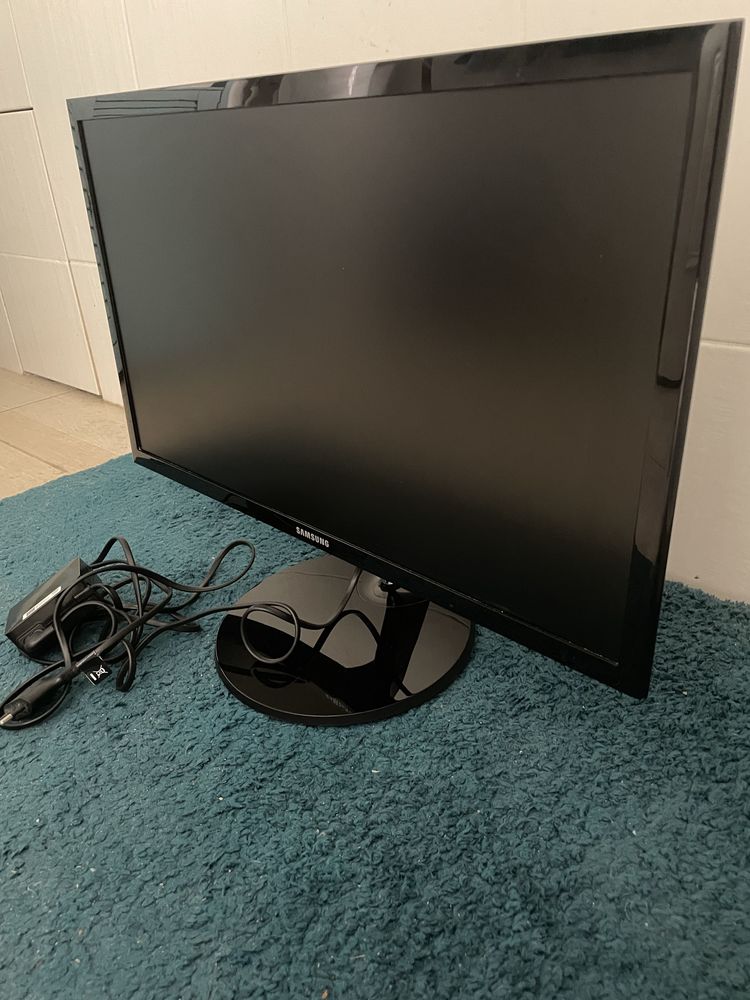 Ecran Samsung S22F350FHU LED 22 pouces HDMI 65 Saint-Maur-des-Foss�s (94)