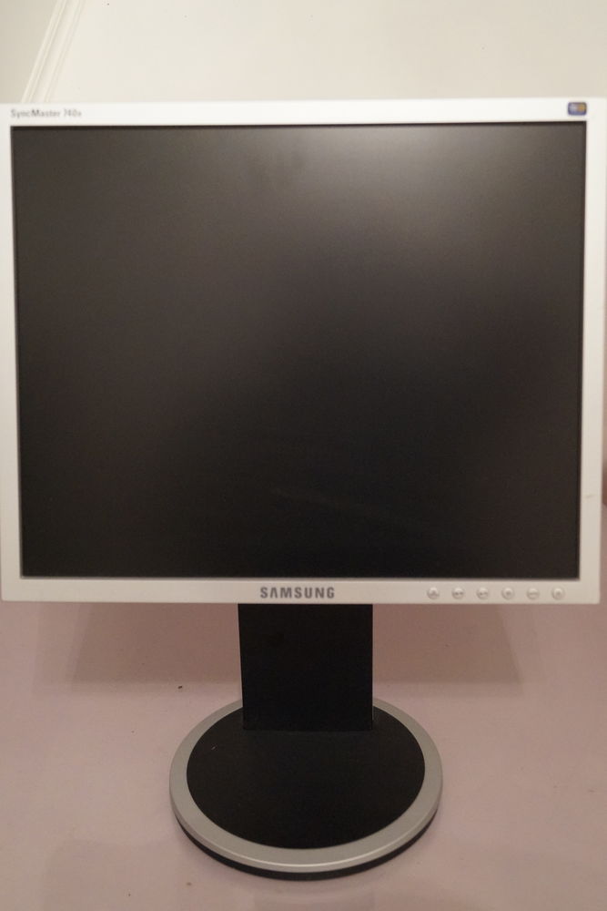 ECRAN PC SAMSUNG SYNCMASTER 740B GH17PS 30 �tampes (91)