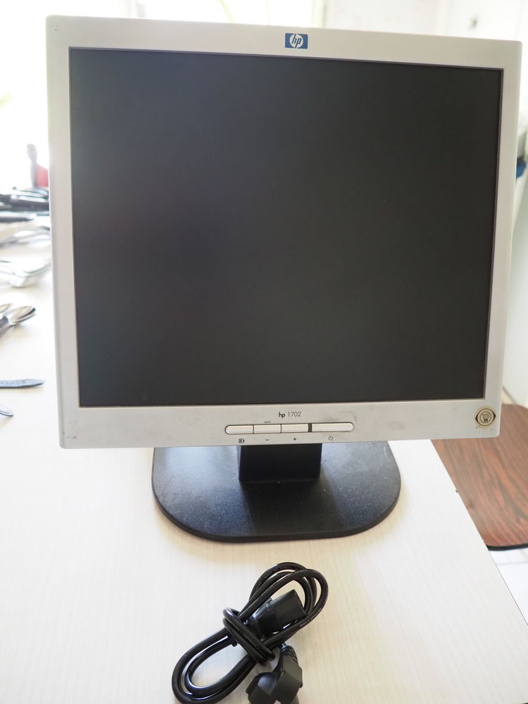 Ecran SVGA H.P. 80 Lunel (34)