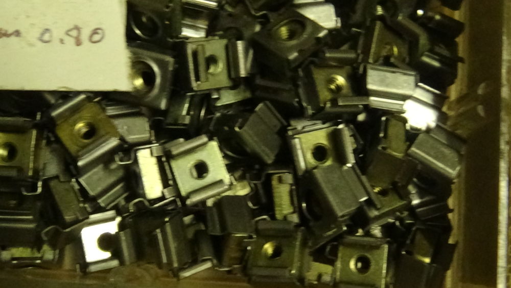 ECROU EN CAGE de diam�tre 4 et 5 mm 20 Balma (31)