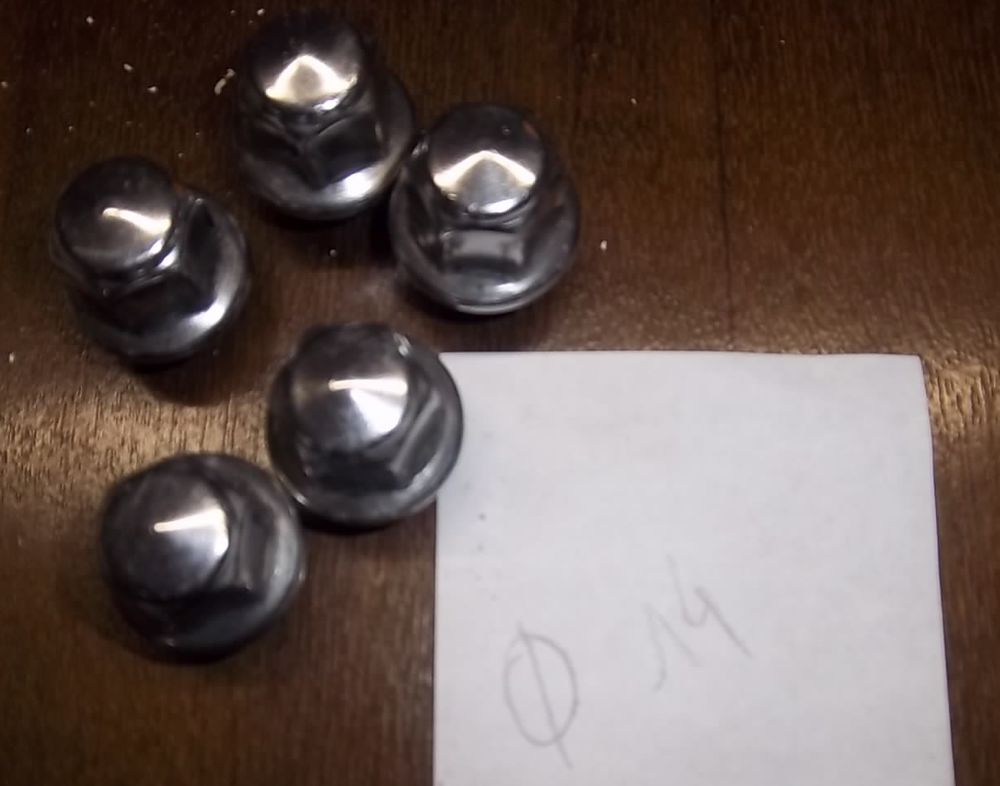 5 Ecrous de roue 14 mm 8 Colombier-Fontaine (25)