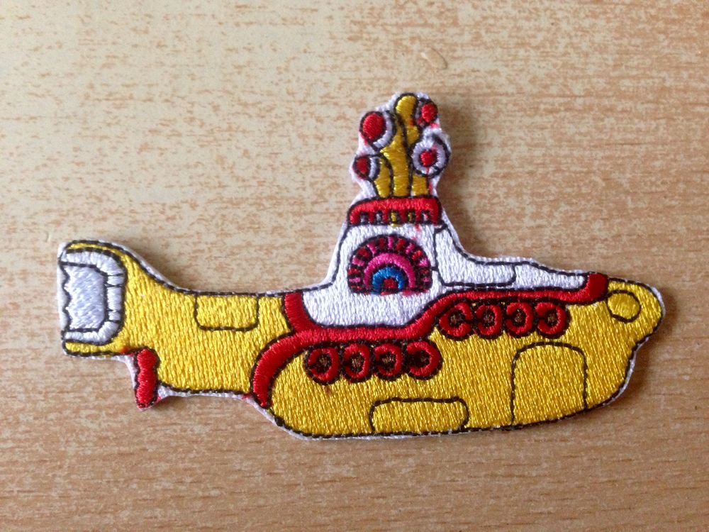 �cusson brod� beatles yellow submarine 8,5x4,5 cm 5 Carnon Plage (34)