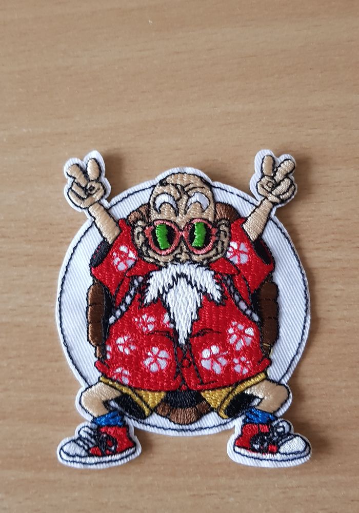 �cusson brod�
dragon ball z
kam� sennin
9x7,5 cm
muten roshi 4 Carnon Plage (34)