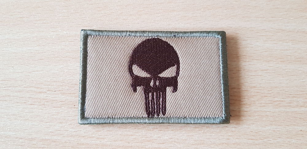 ecusson brod�
t�te de mort
the punisher
8x5 cm
5 Carnon Plage (34)