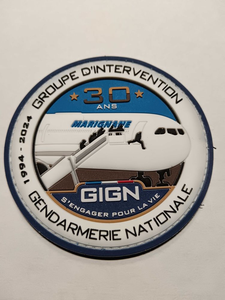 Ecusson comm�moratif Marignane 90 Pontarlier (25)