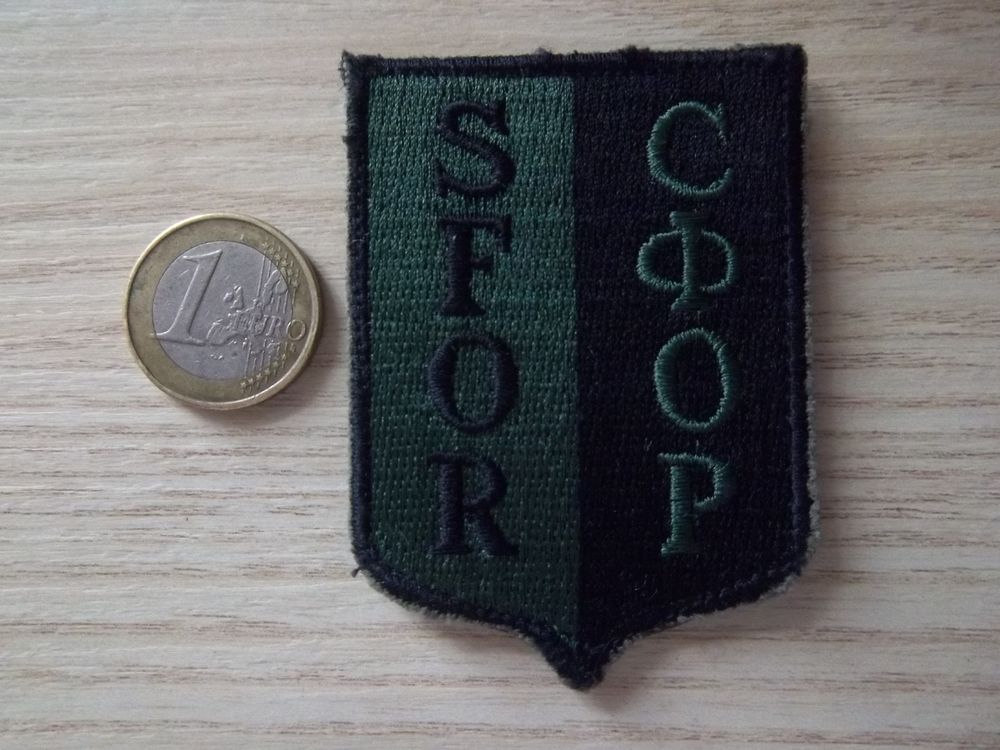 �cusson obsol�te !!! insigne militaire SFOR (vert et noir) 8 Valognes (50)