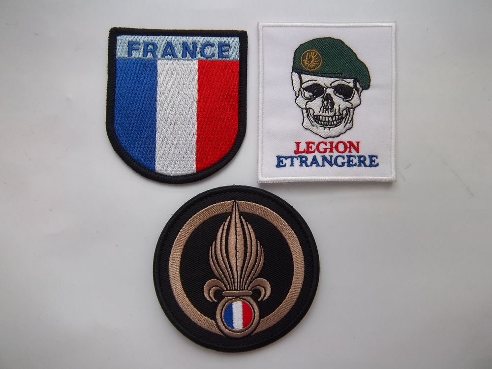 lot 3 �cussons militaire l�gion �trang�re arm�e 0 Valognes (50)