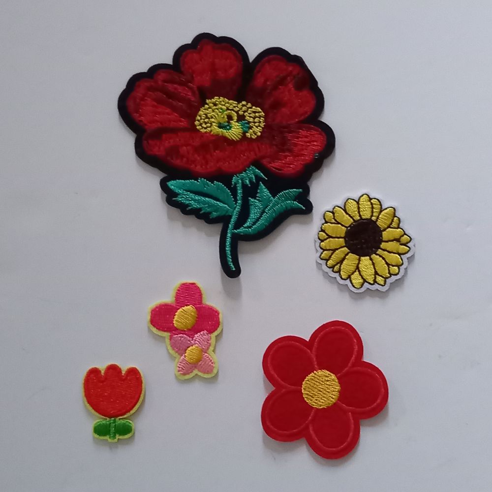 Lot de 5 �cussons sur le th�me des fleurs 7 Saumur (49)