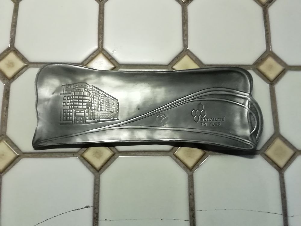 Effigie en �tain estampill� Mutualit� du Nord 30 Noyelles-l�s-Vermelles (62)