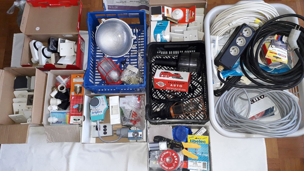 Lot �lectricit� mat�riel �lectrique
1 Salon-de-Provence (13)