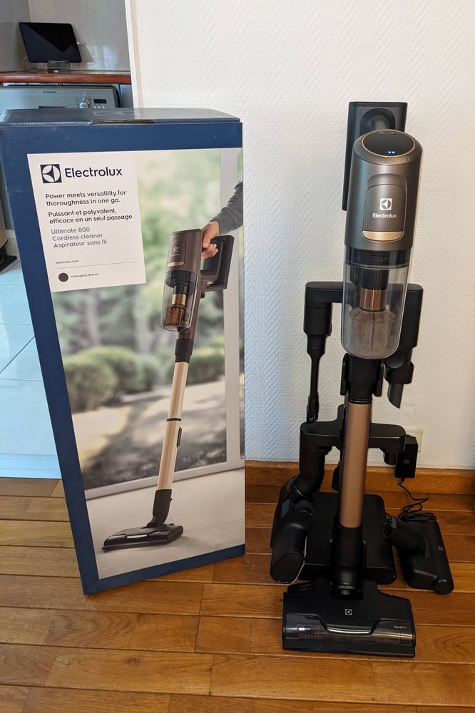 Electrolux 800-Ultimate, Aspirateur Balai sans Fil - tous ac 280 Lille (59)