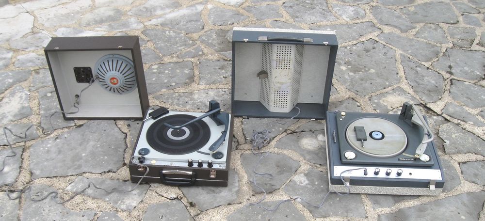 2 Electrophones BSR vintages � lampes 100 Maule (78)