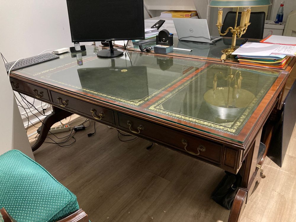 Elegant bureau acajou style anglais avec son fauteuil
375 Dinard (35)