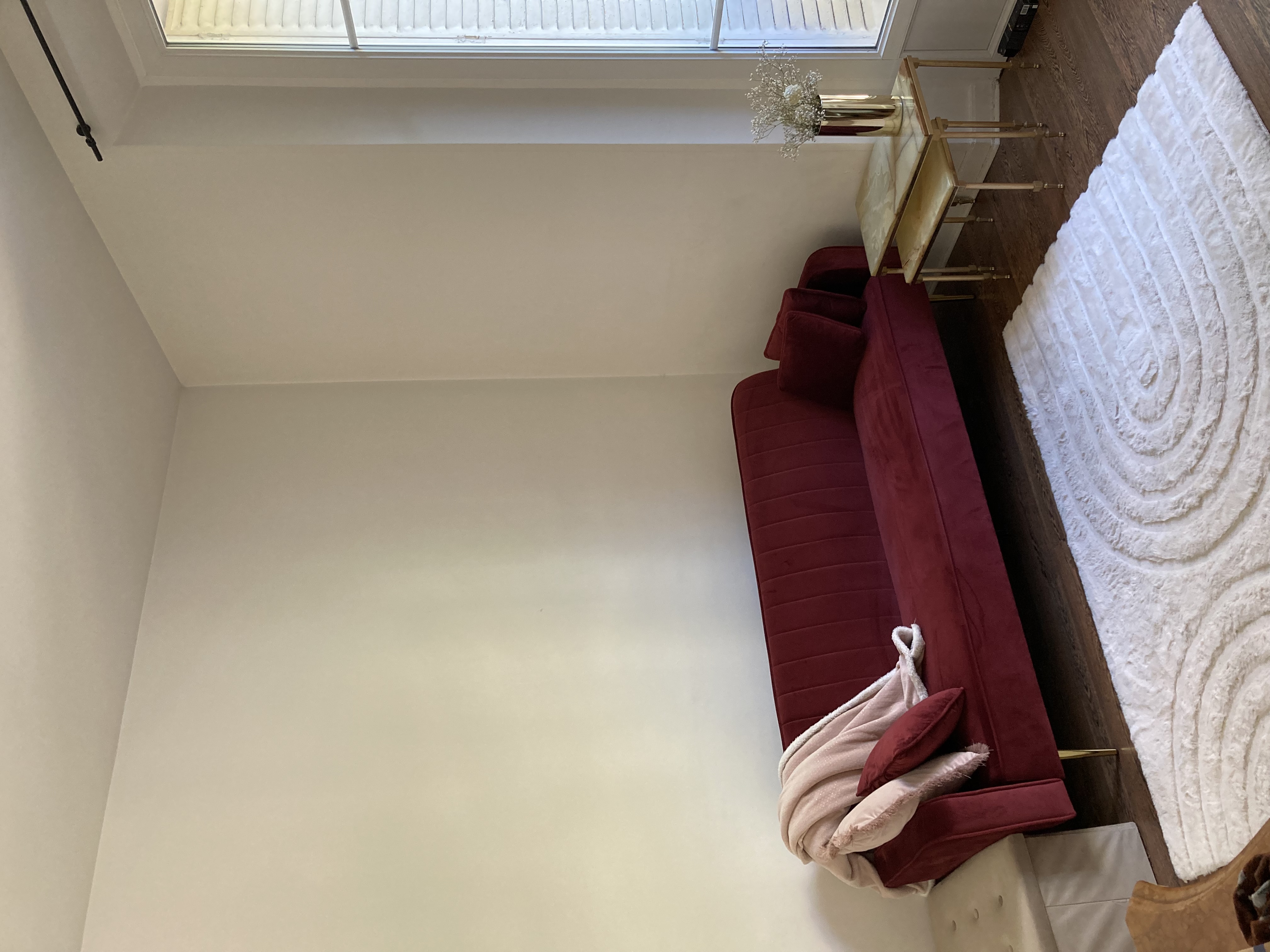 El�gant canap� convertible bordeaux ? velours, 3 places 149 Neuilly-sur-Seine (92)