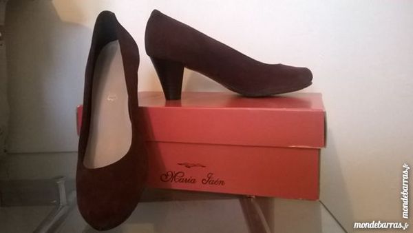 El�gantes chaussures talon en daim bordeaux 9 Ved�ne (84)