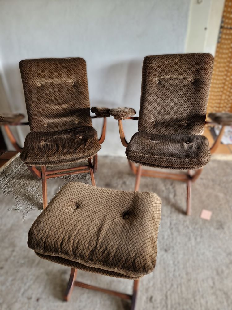 2 �l�gants fauteuils et un repose-pieds 69 Cugnaux (31)