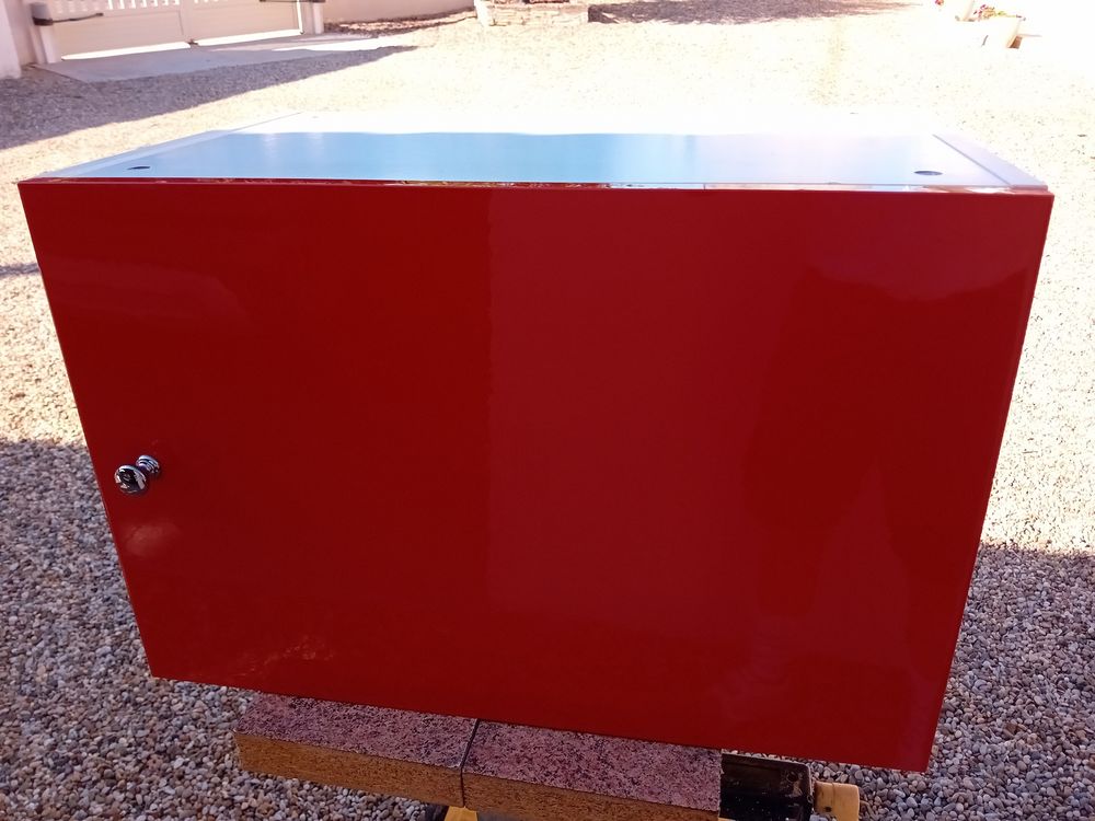 �l�ment mural de cuisine blanc porte laqu�e rouge 25 Bragny-sur-Sa�ne (71)