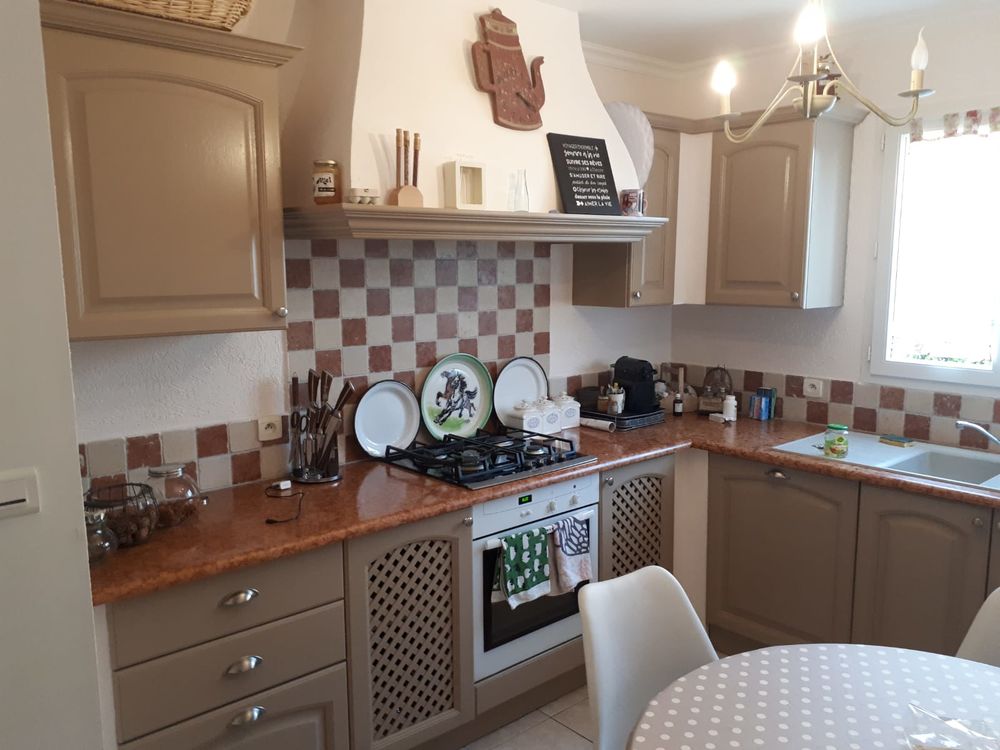 ELEMENTS DE CUISINE 700 Lagnes (84)