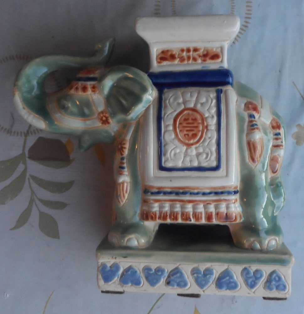 �l�phant ancien en c�ramique vitr�e �tat comme neuf
50 Castries (34)