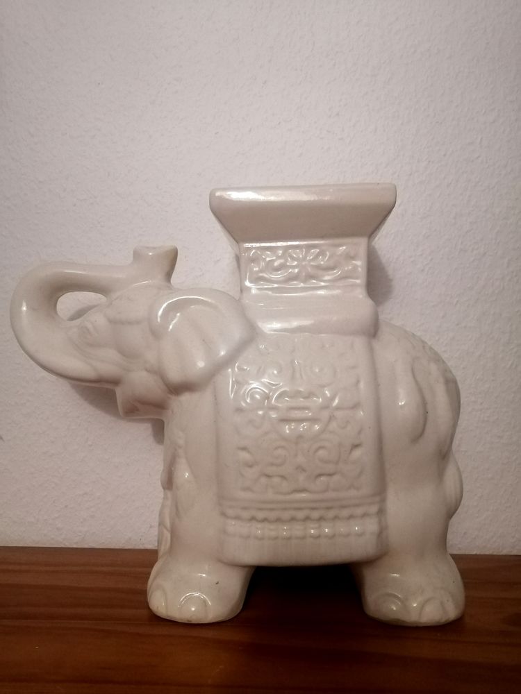 El�phant d�coratif en fa�ence / c�ramique 42 Habsheim (68)