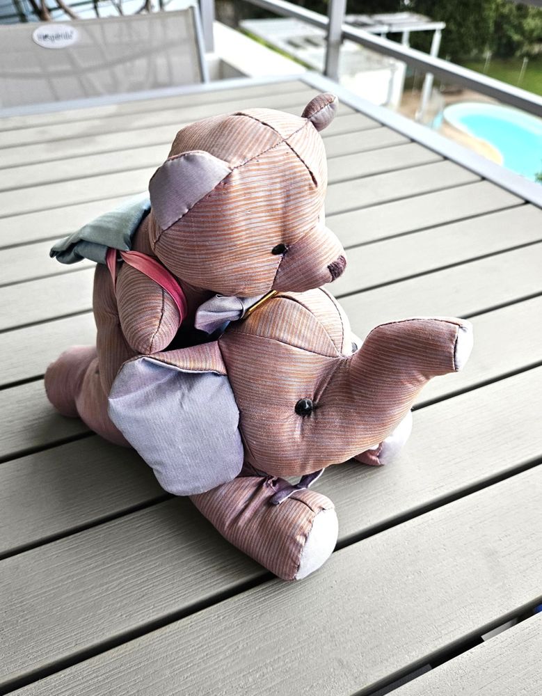 �l�phant et son petit: de chez JIM Thomson 12 Cannes (06)