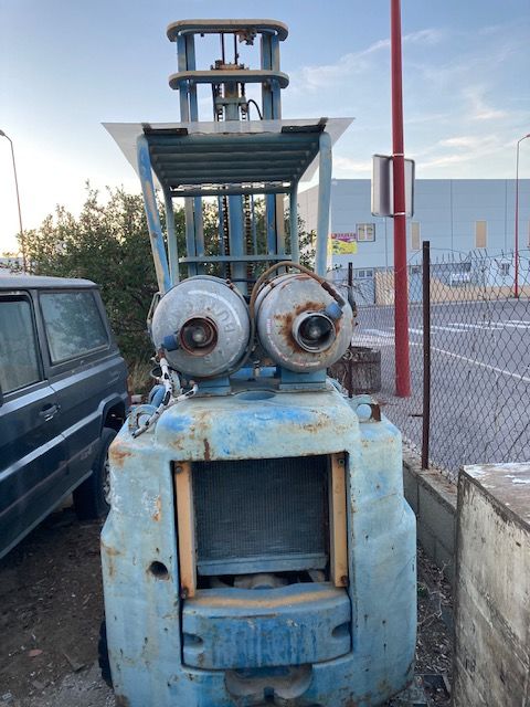 ELEVATEUR A GAZ ALLIS CHARMER 2400 Saint-Est�ve (66)