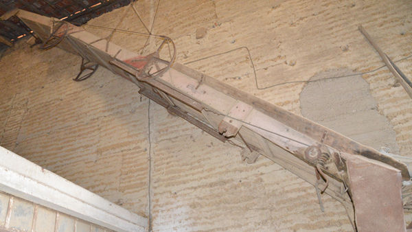 El�vateur monte charge � courroies 8 m x 80 cm, sur roues 199 Saint-Clair-sur-Galaure (38)