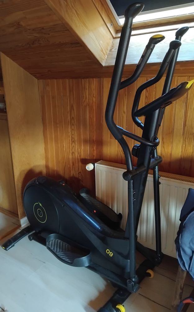 Elliptique Pro Connect�e 250 Charleville-M�zi�res (08)