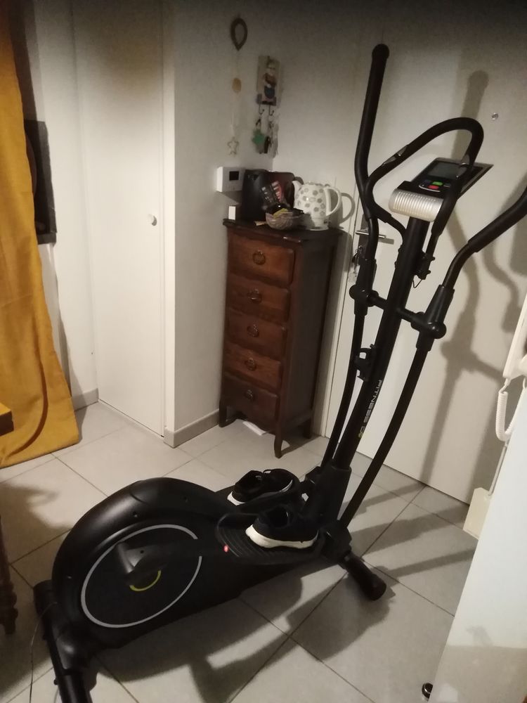 Elliptique �tat neuf 180 euros achet� 600 euros il y a moins 180 Toulouse (31)
