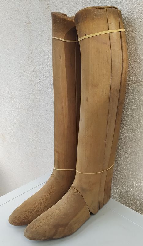 Embauchoirs pour bottes 150 Eccica-Suarella (20)