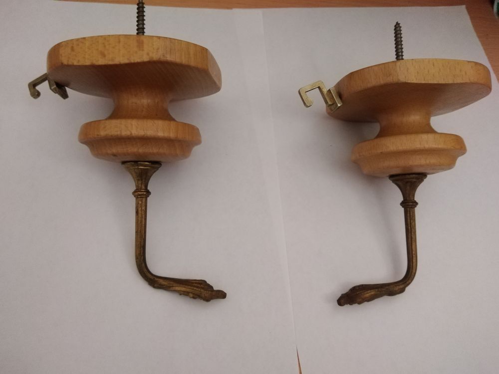 Embrasse crochets porte-rideaux bois et laiton 30 Baignes-Sainte-Radegonde (16)