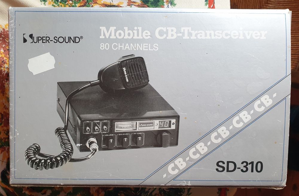 Emetteur-R�cepteur mobile Citizen Band (CB) 100 Foix (09)