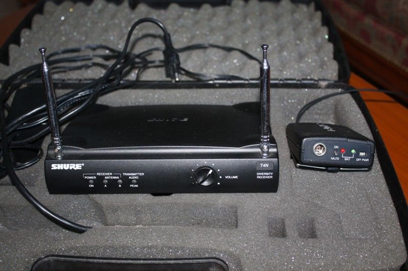Emetteur VHF Shure pour guitare ou basse 150 Ma�che (25)