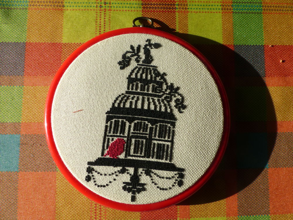 encadrement au point de croix :    la cage et l'oiseau   
12 Roclincourt (62)