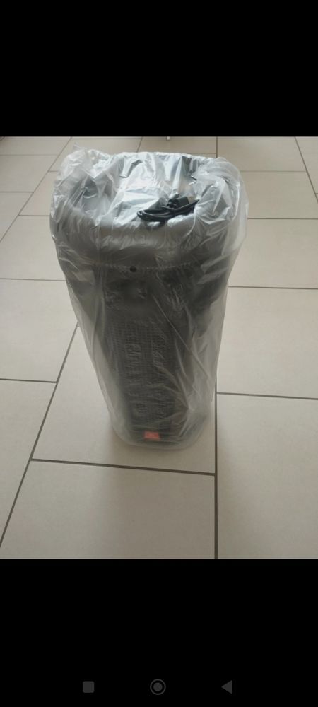 Enceinte bluetooth neuve 30 Saint-Pierre-de-Cerni�res (27)