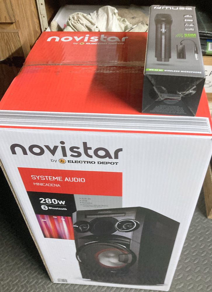 Enceinte   MOVISTAR  280 watts + Micro sans fil  MUSE  0 Saint-Marc-le-Blanc (35)