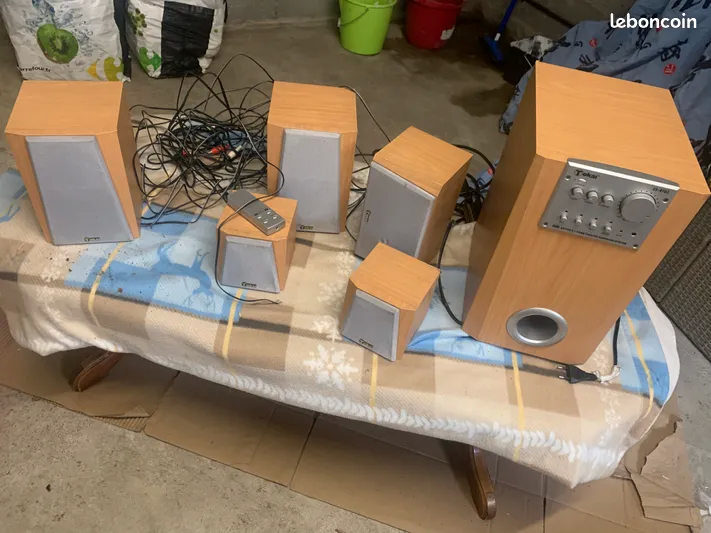 Enceinte musique en bon �tat 
� venir chercher sur place 5 Jou�-l�s-Tours (37)