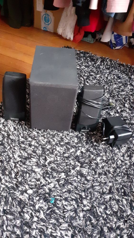 enceinte pour ordinateur 20 La Mulati�re (69)