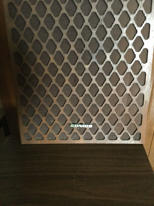  2  enceinte sono 0 Anhaux (64)