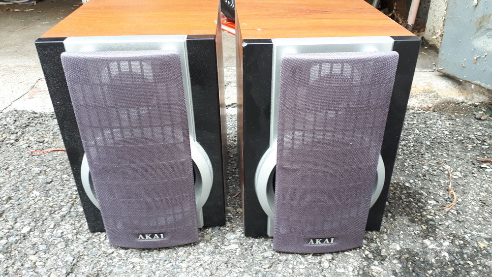 ENCEINTES AKAI 35 Bron (69)