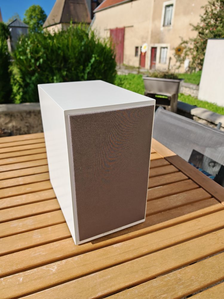 2 enceintes biblioth�ques B&W 300 La Rivi�re-Drugeon (25)