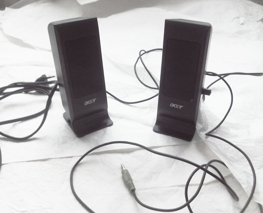 2 enceintes, �tat neuf, marque ACER mod�le S-100 18 Villeurbanne (69)