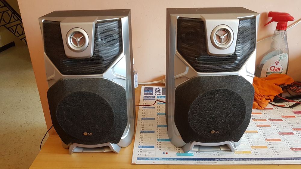 2 enceintes hifi LG 20w
15 Perpignan (66)
