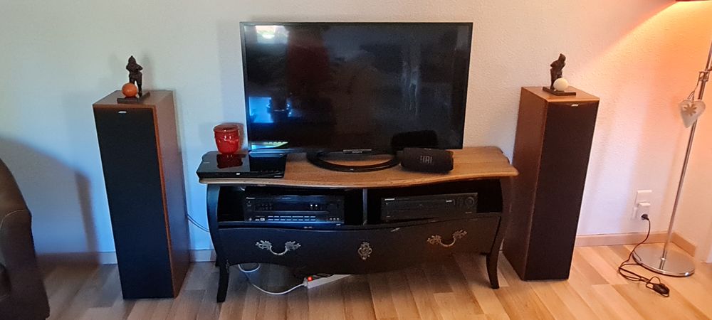 Enceintes JAMO E370
Prix � d�battre 200 Oyonnax (01)