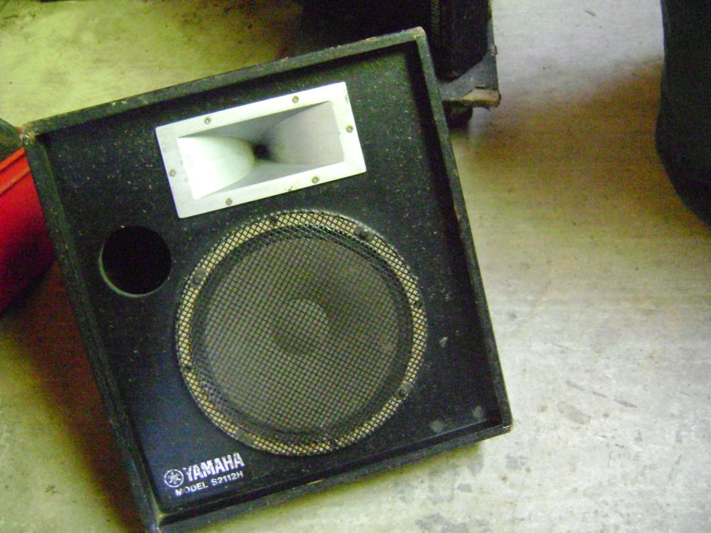 2 Enceintes retours de sc�ne 100 Sommecaise (89)