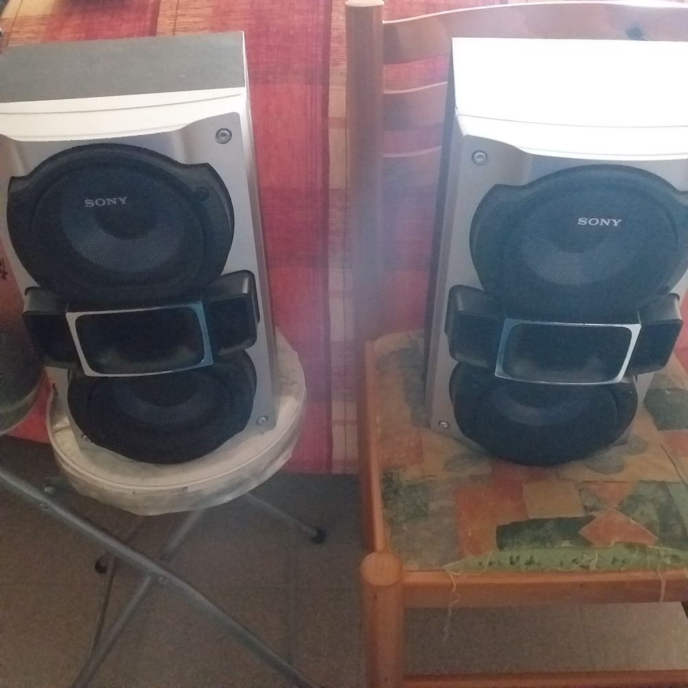2 Enceintes Sony 30 Montpellier (34)
