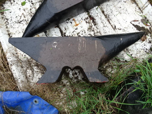 enclume de forge marquage 140 kg 230 Saint-Hilaire-en-Ligni�res (18)